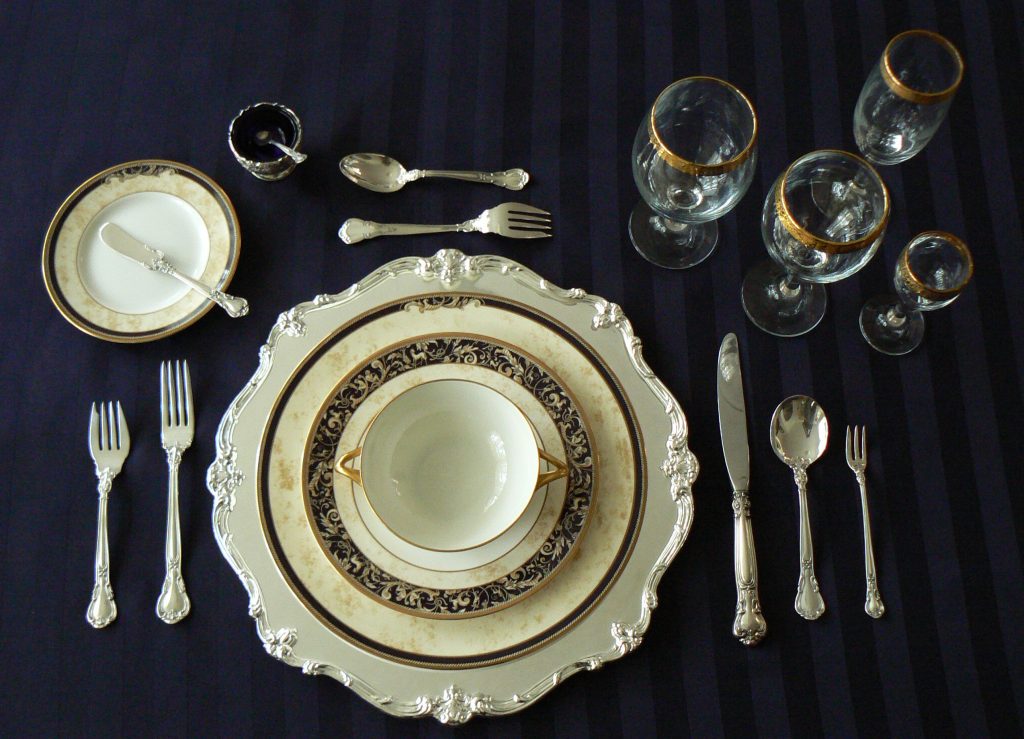 Restaurant Etiquette - What You Should Know 1 Formal 011